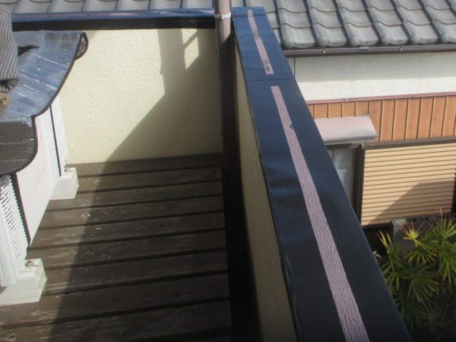 加古川市で笠木の交換工事中